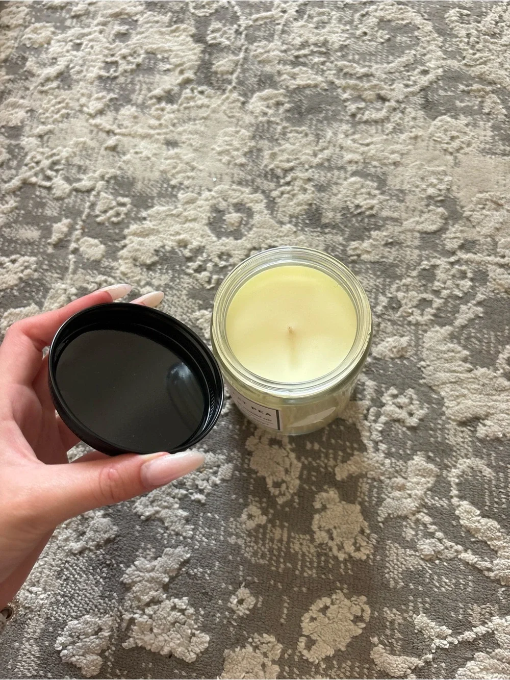 Bath and body works candle - Picture 2 of 2